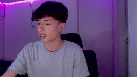 juanmres online show from February 5, 12:26 am