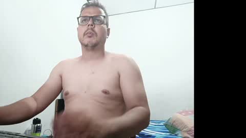 Snapshot of juannieto chatting on December 25, 9:00 pm JN online show from December 25, 9:00 pm