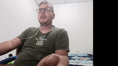 Snapshot of juannieto chatting on December 30, 3:47 am JN online show from December 30, 3:47 am