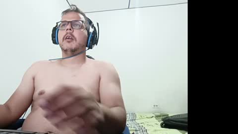 Snapshot of juannieto chatting on January 19, 6:00 pm JN online show from January 19, 6:00 pm