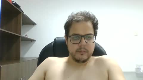 Snapshot of juannieto chatting on November 16, 1:33 am JN online show from November 16, 1:33 am