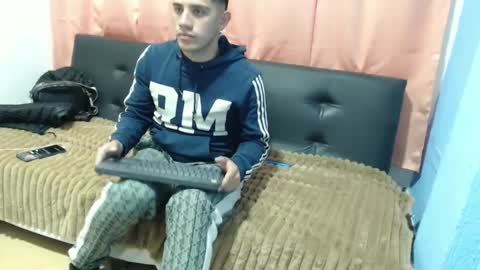 Snapshot of juanperez1999777 chatting on September 14, 10:42 pm juanperez1999777 online show from September 14, 10:42 pm