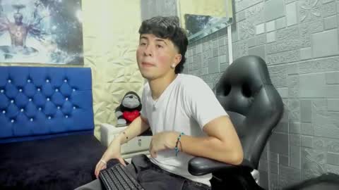 Snapshot of juanpiedraita chatting on March 3, 1:50 pm juanpiedraita online show from March 3, 1:50 pm