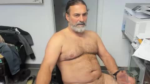 Snapshot of juergenkru chatting on November 4, 1:10 pm Giovanni50pro online show from November 4, 1:10 pm