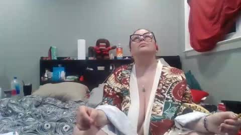 Juiceepawwg420 online show from May 22, 2:30 am