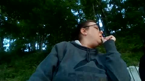 Juiceepawwg420 online show from May 30, 11:57 pm