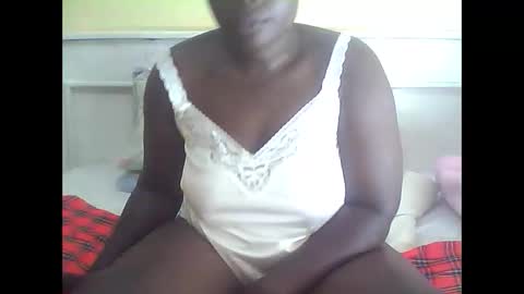 Snapshot of juicy576808 chatting on December 24, 11:33 pm zainabu online show from December 24, 11:33 pm