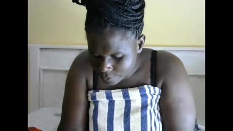 Snapshot of juicy576808 chatting on December 29, 9:28 am zainabu online show from December 29, 9:28 am