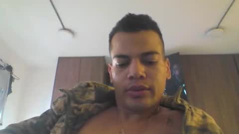 Snapshot of juicy_boy22 chatting on April 20, 3:04 pm Miguel online show from April 20, 3:04 pm