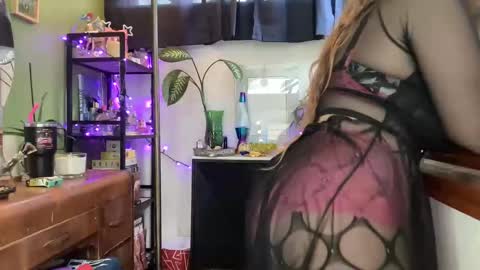 juicy_jussy online show from May 15, 8:16 pm