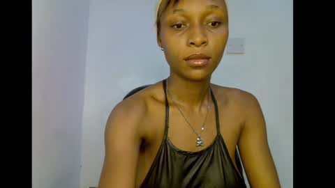 Snapshot of juicy_pinkpussy564197 chatting on July 9, 8:07 am olivia online show from July 9, 8:07 am