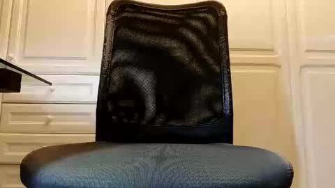 Snapshot of juicyballs8 chatting on October 3, 7:33 pm Paul online show from October 3, 7:33 pm