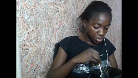 queen online show from February 6, 9:32 am