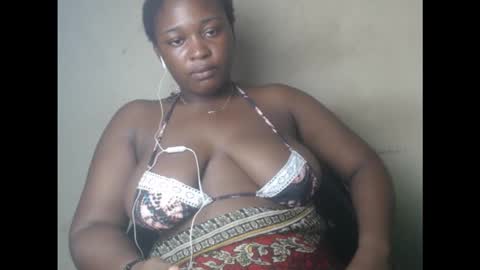 Snapshot of juicyboobssx chatting on September 16, 9:38 pm juicyboobssx online show from September 16, 9:38 pm