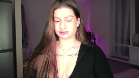 Snapshot of juicyhelenx chatting on April 22, 8:10 pm Elena online show from April 22, 8:10 pm