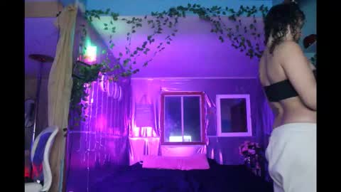 juicyjayxxx69 online show from March 2, 4:36 am