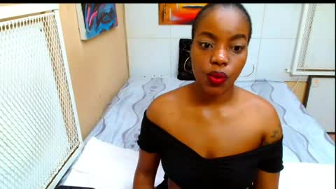 juicyjewelxxx online show from May 25, 6:19 am
