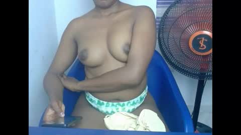 juicynwetx online show from December 2, 6:03 pm