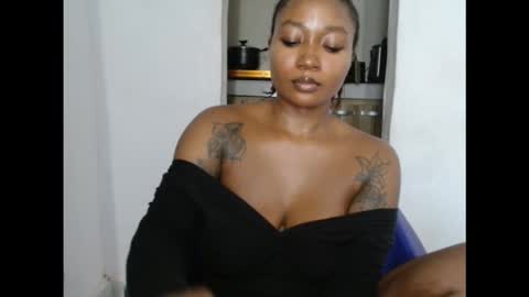 juicyxpink online show from November 28, 12:57 am