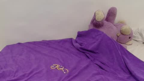 juicyxpink online show from March 24, 7:57 am