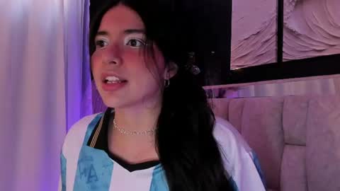 Snapshot of jules_angel_ chatting on June 22, 8:50 pm Jules online show from June 22, 8:50 pm
