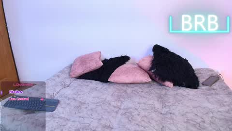 Jules and Gia online show from March 31, 9:10 am