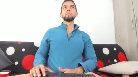 juleslake2 online show from December 4, 12:14 pm