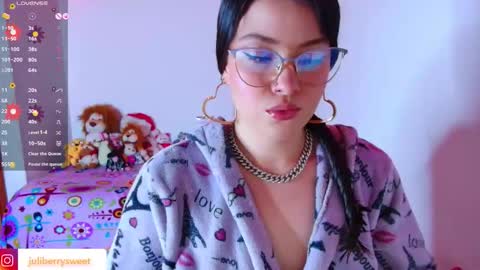 Juliana online show from November 26, 3:29 am