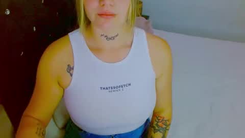  Juliana Torres  online show from November 2, 9:39 pm