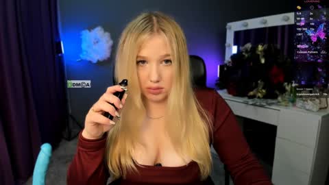 juli kisss online show from December 24, 8:27 pm