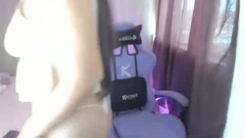 juli_santos_22 online show from May 23, 2:32 pm