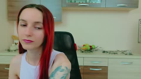 Snapshot of julia__jae chatting on April 26, 6:11 am JuliaJae online show from April 26, 6:11 am