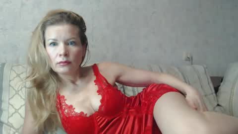 julia_giulia online show from February 15, 1:31 am