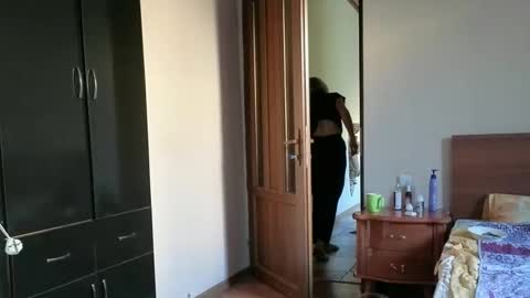 julia_giulia online show from October 11, 1:42 pm