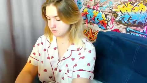 Julia Jips online show from October 15, 1:28 am