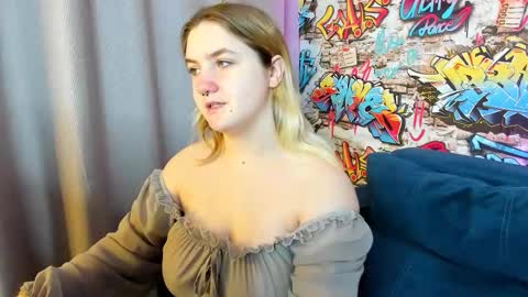 Julia Jips online show from October 16, 1:06 am