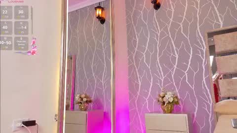 julia_rivers online show from December 21, 1:40 pm