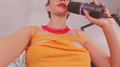 Snapshot of julia_roberts420 chatting on February 9, 1:25 pm Julia Schedule 10 pm to 4 am GTM-5 online show from February 9, 1:25 pm