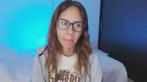 Julia Schedule 10 pm to 4  am GTM-5 online show from October 19, 6:41 pm