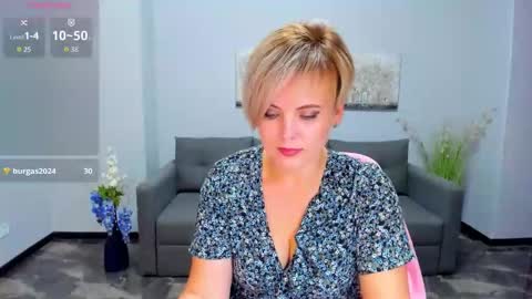 Julia online show from October 22, 6:24 am