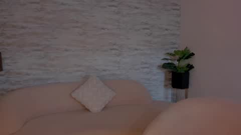 Julia Belle online show from October 8, 1:53 pm