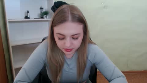 Snapshot of juliacrazy_ chatting on March 11, 6:00 am juliacrazy_ online show from March 11, 6:00 am