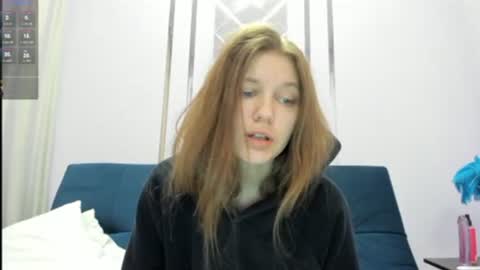 Snapshot of juliamurr18 chatting on March 2, 5:01 am Julia online show from March 2, 5:01 am