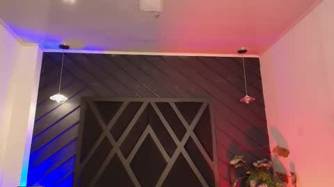 JULIAN  online show from March 20, 11:15 am