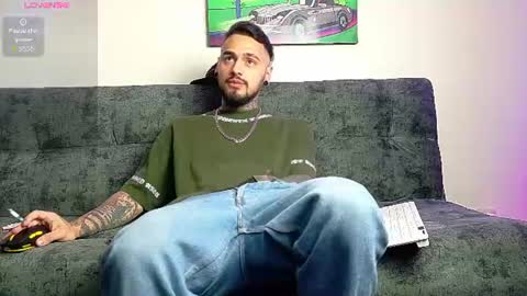 Snapshot of julian_tattoo chatting on July 7, 8:24 pm Julian independent model online show from July 7, 8:24 pm