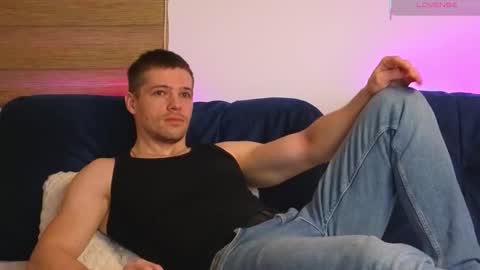 julian_turner online show from March 1, 9:00 am