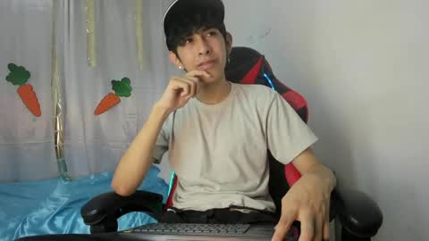 Julian online show from April 13, 7:08 pm