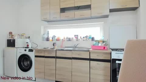 Snapshot of juliana35 chatting on February 13, 8:48 am juliana35 online show from February 13, 8:48 am