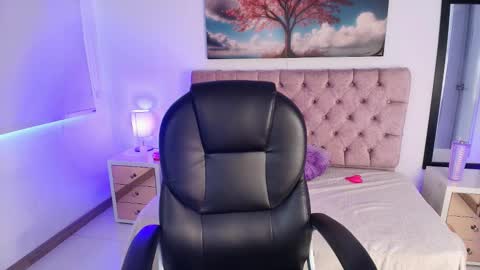  JULIANA CASTRO online show from March 25, 11:38 am