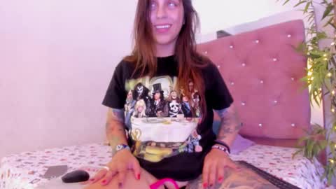 Snapshot of julianacarter chatting on March 6, 7:32 pm JulianaCarter online show from March 6, 7:32 pm